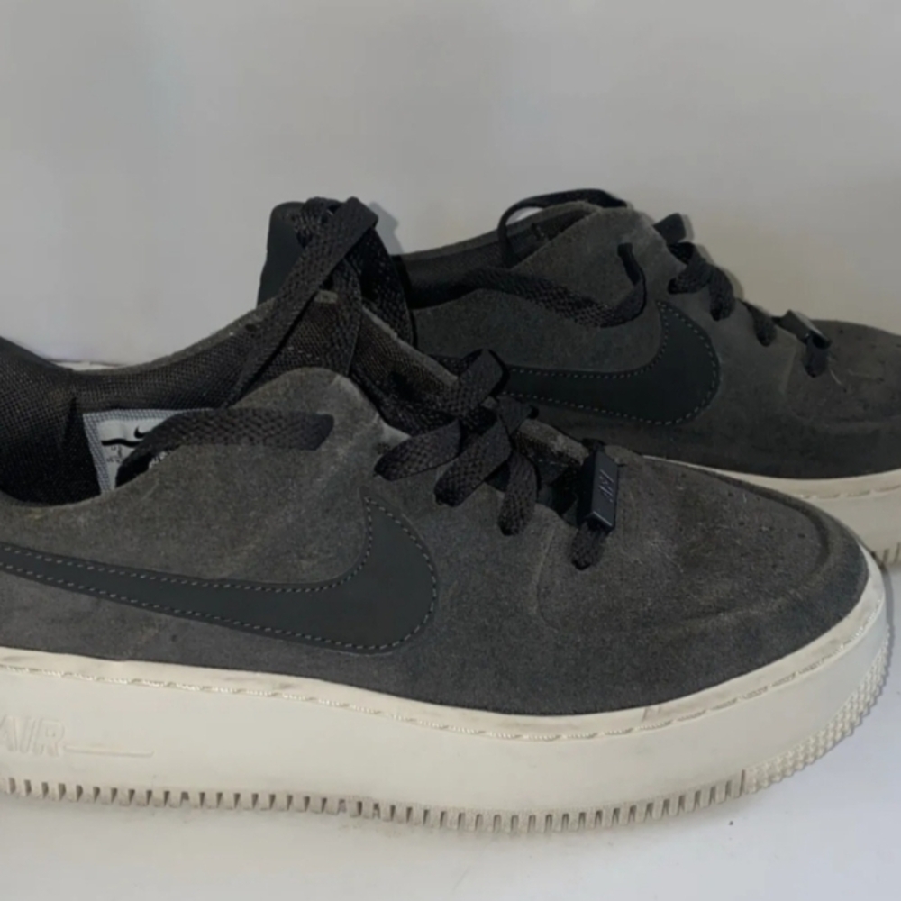 Nike Air Force 1 Sage Low Night Platform Women's 8 Gray Suede Shoes